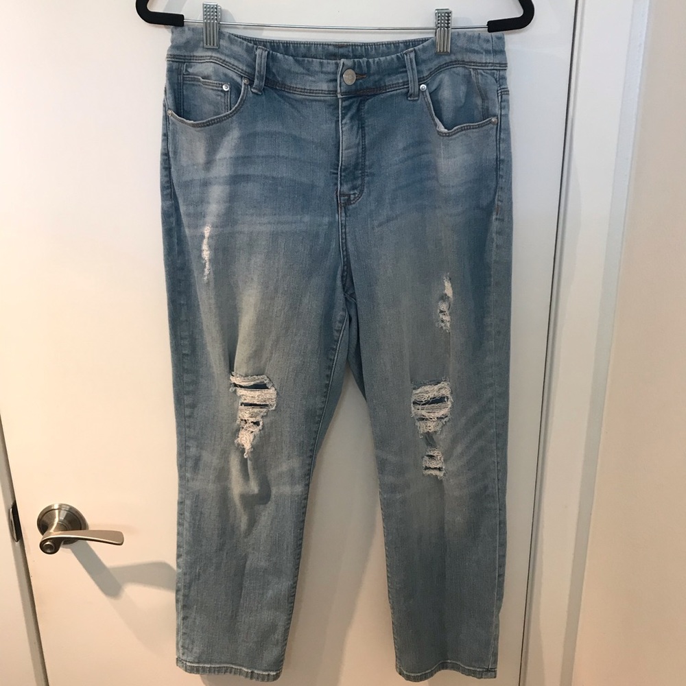 CHICO’S JEANS 1.5 “distressed”